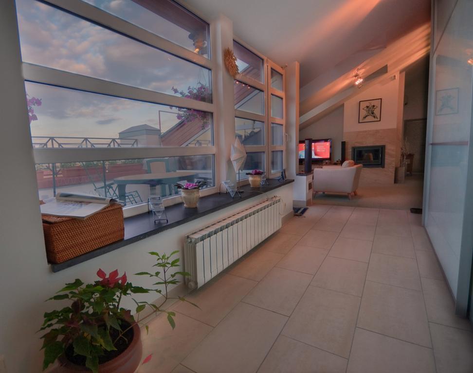 Mansard Apartment Antonovicha 4 Kiev Exterior foto